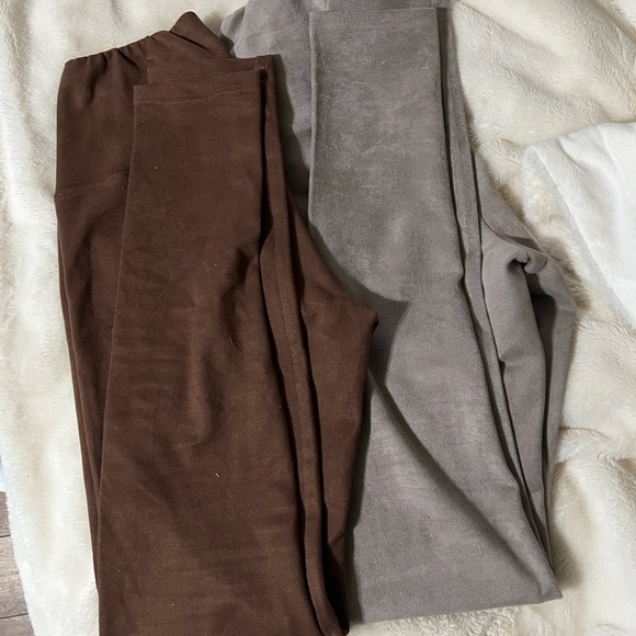 Two pairs of vegan suede Daria Leggings - Picture 3 of 6